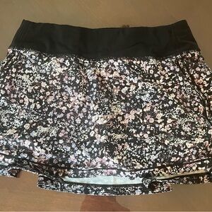 Lululemon skirt - size 4